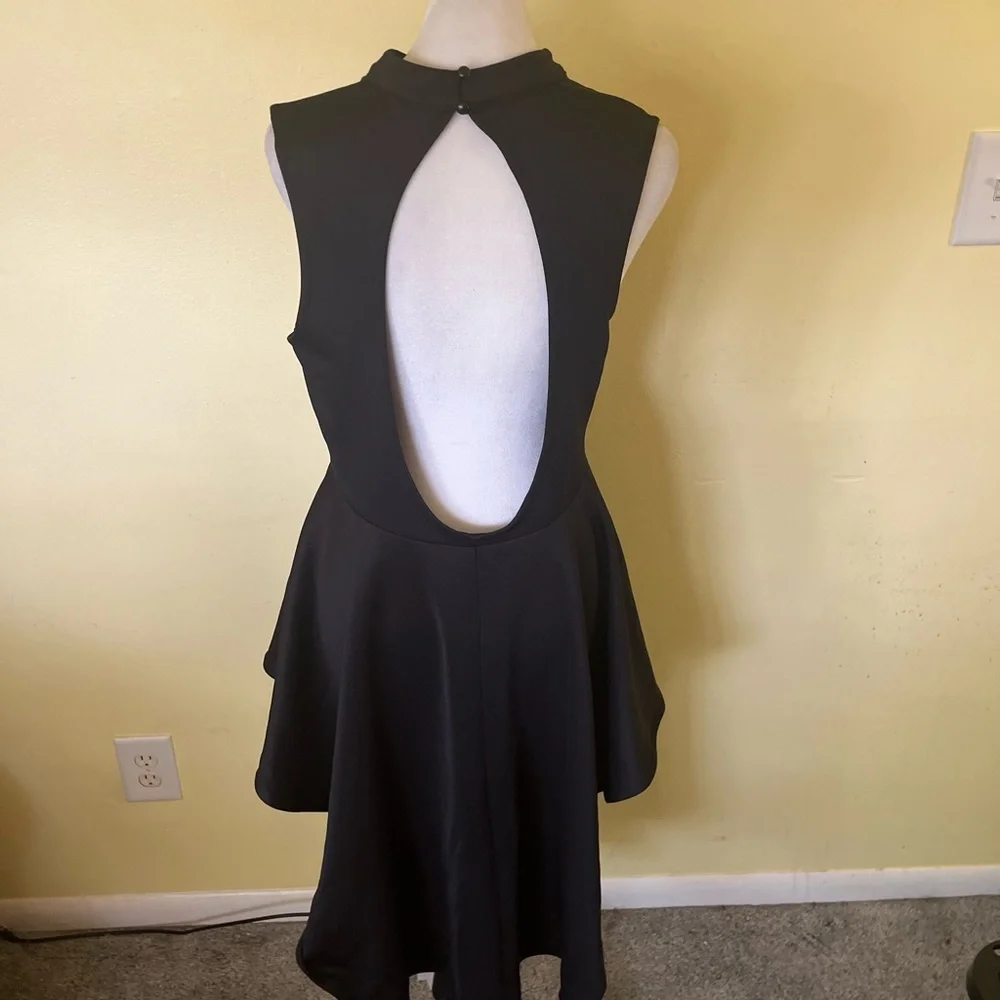 Venus Elegant Black Sleeveless High Low Tunic Size Medium - Picture 5 of 5
